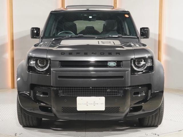 ディフェンダー １１０Ｘ－ダイナミックＨＳＥ　Ｄ３００　パノラマサンルーフ　ＭＥＲＩＤＩＡＮ　エアサス　シートヒーター＆クーラー　後席シートヒーター　ブラックエクステリア　純正サイドステップ　ＯＰ２２インチアルミ　サラウンドカメラ　デジタルインナーミラー（32枚目）
