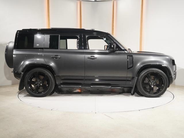 ディフェンダー １１０Ｘ－ダイナミックＨＳＥ　Ｄ３００　パノラマサンルーフ　ＭＥＲＩＤＩＡＮ　エアサス　シートヒーター＆クーラー　後席シートヒーター　ブラックエクステリア　純正サイドステップ　ＯＰ２２インチアルミ　サラウンドカメラ　デジタルインナーミラー（36枚目）