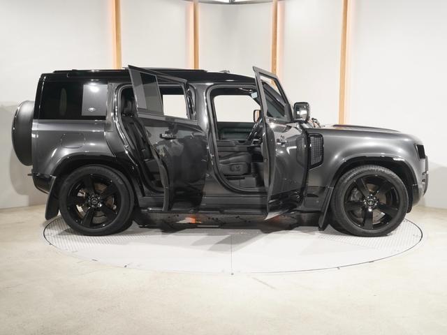 ディフェンダー １１０Ｘ－ダイナミックＨＳＥ　Ｄ３００　パノラマサンルーフ　ＭＥＲＩＤＩＡＮ　エアサス　シートヒーター＆クーラー　後席シートヒーター　ブラックエクステリア　純正サイドステップ　ＯＰ２２インチアルミ　サラウンドカメラ　デジタルインナーミラー（37枚目）