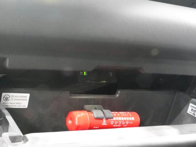 ディフェンダー １１０Ｘ－ダイナミックＨＳＥ　Ｄ３００　パノラマサンルーフ　ＭＥＲＩＤＩＡＮ　エアサス　シートヒーター＆クーラー　後席シートヒーター　ブラックエクステリア　純正サイドステップ　ＯＰ２２インチアルミ　サラウンドカメラ　デジタルインナーミラー（51枚目）