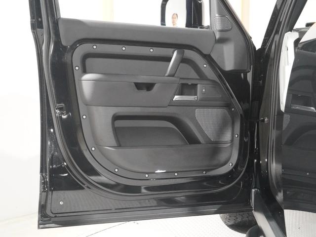 ディフェンダー １１０ダブルオーエディション　エアサスペンション　シートヒーター　ステアリングヒーター　コールドクライメートパック　純正サイドステップ　サラウンドカメラ　アダプティブクルーズコントロール　ブラインドスポットモニター　ＬＥＤヘッド（31枚目）