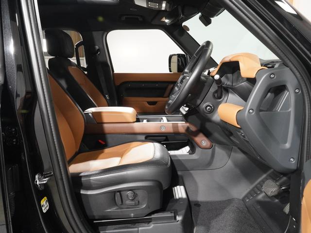 ディフェンダー １１０Ｘ－ダイナミックＨＳＥ　Ｄ３００　スライディングパノラミックルーフ　ビンテージタン＆エボニーシート　エアサス　ＭＥＲＩＤＩＡＮ　ブラックエクステリア　純正サイドステップ　純正２２インチＡＷ　アダプティブクルーズ　デジタルインナーミラー（17枚目）