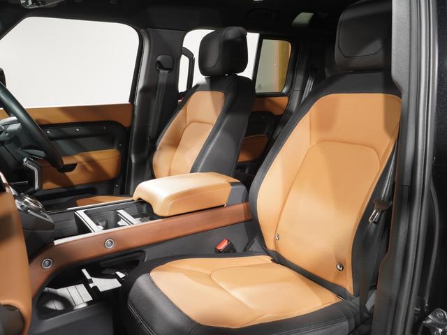 ディフェンダー １１０Ｘ－ダイナミックＨＳＥ　Ｄ３００　スライディングパノラミックルーフ　ビンテージタン＆エボニーシート　エアサス　ＭＥＲＩＤＩＡＮ　ブラックエクステリア　純正サイドステップ　純正２２インチＡＷ　アダプティブクルーズ　デジタルインナーミラー（21枚目）