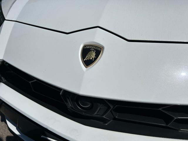 ウルス 　４．０　４ＷＤ　４人乗りモデル　車検Ｒ８年７月まで（13枚目）
