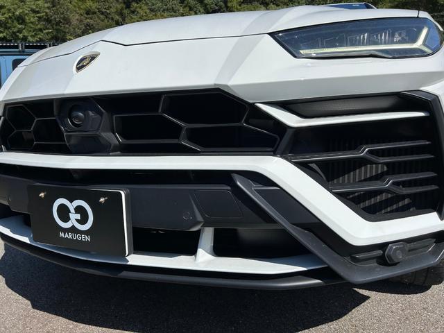 ウルス 　４．０　４ＷＤ　４人乗りモデル　車検Ｒ８年７月まで（15枚目）
