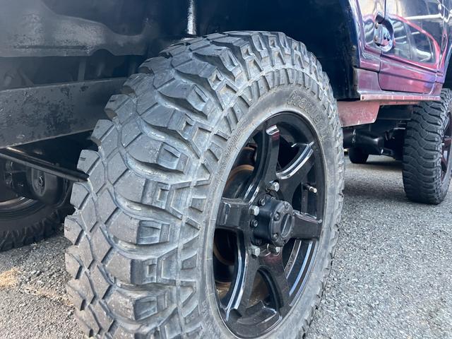ジムニー ＸＢ　リフトアップ　社外足廻り　社外前後バンパー　スキッドプレート　社外マフラー　社外アルミホイール　レザー調シートカバー　ＣＤ　４ＷＤ　５速ミッション車　タイミングベルト交換済　車検令和９年１２月（7枚目）
