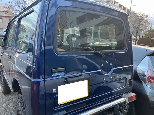 ジムニー ＸＢ　リフトアップ　社外足廻り　社外前後バンパー　スキッドプレート　社外マフラー　社外アルミホイール　レザー調シートカバー　ＣＤ　４ＷＤ　５速ミッション車　タイミングベルト交換済　車検令和９年１２月（11枚目）