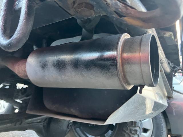 ジムニー ＸＢ　リフトアップ　社外足廻り　社外前後バンパー　スキッドプレート　社外マフラー　社外アルミホイール　レザー調シートカバー　ＣＤ　４ＷＤ　５速ミッション車　タイミングベルト交換済　車検令和９年１２月（13枚目）