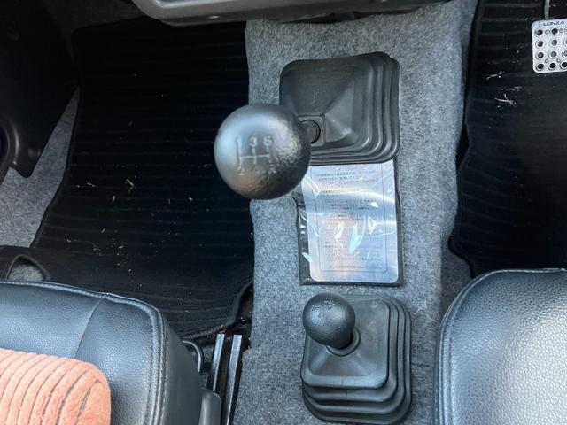 ジムニー ＸＢ　リフトアップ　社外足廻り　社外前後バンパー　スキッドプレート　社外マフラー　社外アルミホイール　レザー調シートカバー　ＣＤ　４ＷＤ　５速ミッション車　タイミングベルト交換済　車検令和９年１２月（25枚目）