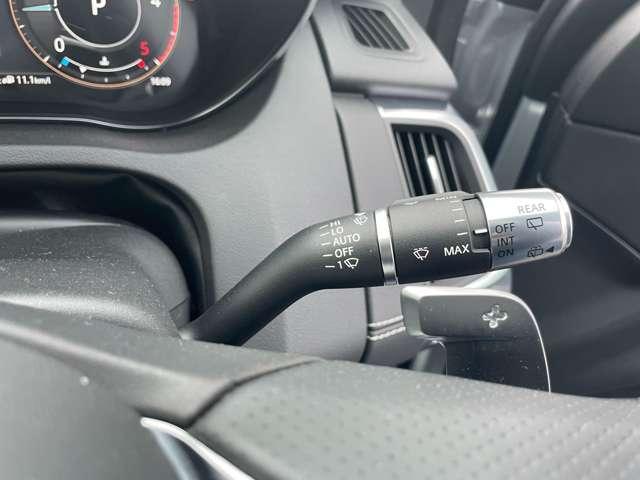 Ｅペイス Ｒ‐ダイナミック　Ｓ　Ｄ２００　ディーゼルターボ　４ＷＤ　純正ナビ　全周囲カメラ　黒革シート　ＬＥＤヘッドライト　ＥＴＣ　パワーバックドア　ブラインドスポットモニター　デジタルインナーミラー　パワーシート（25枚目）