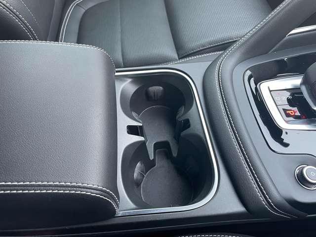 Ｅペイス Ｒ‐ダイナミック　Ｓ　Ｄ２００　ディーゼルターボ　４ＷＤ　純正ナビ　全周囲カメラ　黒革シート　ＬＥＤヘッドライト　ＥＴＣ　パワーバックドア　ブラインドスポットモニター　デジタルインナーミラー　パワーシート（34枚目）