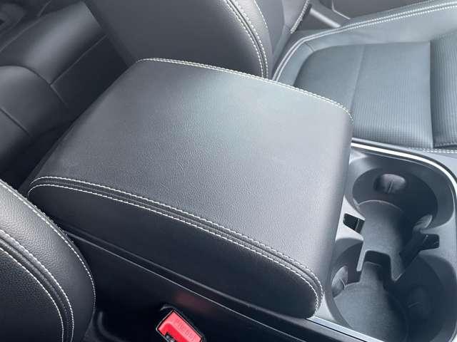 Ｅペイス Ｒ‐ダイナミック　Ｓ　Ｄ２００　ディーゼルターボ　４ＷＤ　純正ナビ　全周囲カメラ　黒革シート　ＬＥＤヘッドライト　ＥＴＣ　パワーバックドア　ブラインドスポットモニター　デジタルインナーミラー　パワーシート（35枚目）