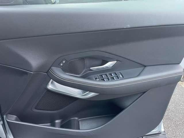 Ｅペイス Ｒ‐ダイナミック　Ｓ　Ｄ２００　ディーゼルターボ　４ＷＤ　純正ナビ　全周囲カメラ　黒革シート　ＬＥＤヘッドライト　ＥＴＣ　パワーバックドア　ブラインドスポットモニター　デジタルインナーミラー　パワーシート（39枚目）