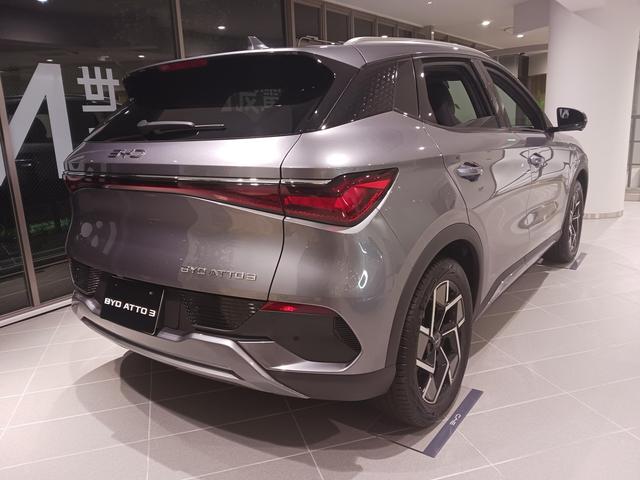 ＡＴＴＯ　３ ベースグレード　試乗車　走行２００キロ　パノラマＳＲ　ＡＤＡＳ　レザーシート　ＥＴＣ　アラウンドビューモニター　レーンキープアシスト　アダプティブクルーズコントロール　１２．８インチスクリーン（5枚目）