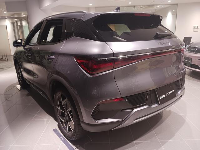 ＡＴＴＯ　３ ベースグレード　試乗車　走行２００キロ　パノラマＳＲ　ＡＤＡＳ　レザーシート　ＥＴＣ　アラウンドビューモニター　レーンキープアシスト　アダプティブクルーズコントロール　１２．８インチスクリーン（7枚目）