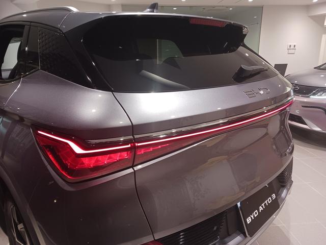 ＡＴＴＯ　３ ベースグレード　試乗車　走行２００キロ　パノラマＳＲ　ＡＤＡＳ　レザーシート　ＥＴＣ　アラウンドビューモニター　レーンキープアシスト　アダプティブクルーズコントロール　１２．８インチスクリーン（15枚目）