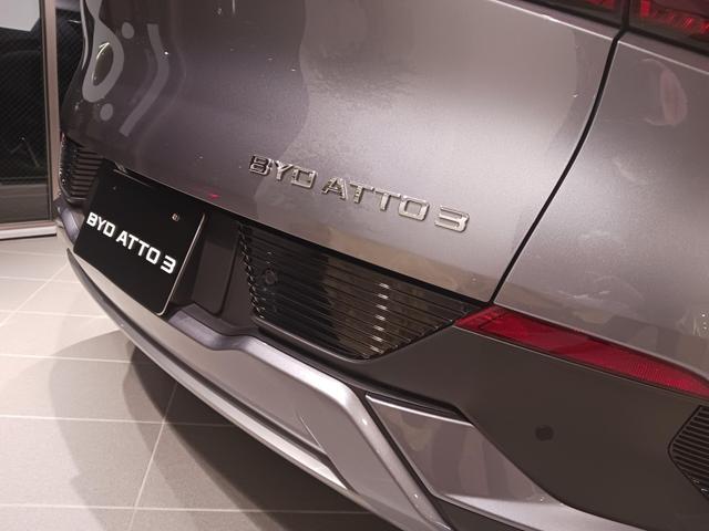 ＡＴＴＯ　３ ベースグレード　試乗車　走行２００キロ　パノラマＳＲ　ＡＤＡＳ　レザーシート　ＥＴＣ　アラウンドビューモニター　レーンキープアシスト　アダプティブクルーズコントロール　１２．８インチスクリーン（16枚目）