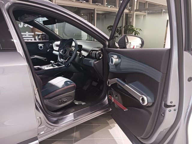 ＡＴＴＯ　３ ベースグレード　試乗車　走行２００キロ　パノラマＳＲ　ＡＤＡＳ　レザーシート　ＥＴＣ　アラウンドビューモニター　レーンキープアシスト　アダプティブクルーズコントロール　１２．８インチスクリーン（17枚目）