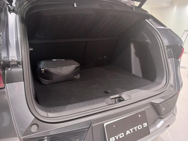 ＡＴＴＯ　３ ベースグレード　試乗車　走行２００キロ　パノラマＳＲ　ＡＤＡＳ　レザーシート　ＥＴＣ　アラウンドビューモニター　レーンキープアシスト　アダプティブクルーズコントロール　１２．８インチスクリーン（33枚目）