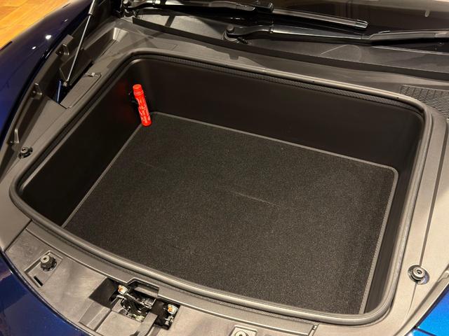 アルピーヌ Ａ１１０　　１．８　ＡｐｐｌｅＣａｒｐｌａｙ対応　／　純正ディスプレイオーディオ　／　Ｂｌｕｅｔｏｏｔｈ接続　／　クルーズコントロール　／禁煙車　／　１８インチホイール（12枚目）