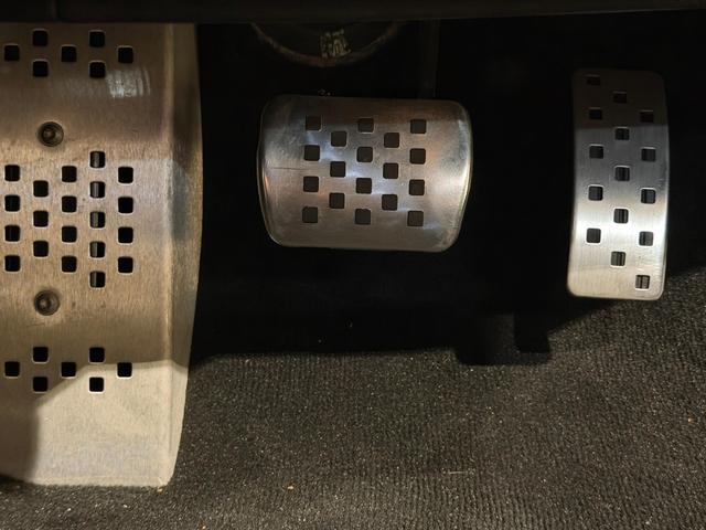 アルピーヌ Ａ１１０　　１．８　ＡｐｐｌｅＣａｒｐｌａｙ対応　／　純正ディスプレイオーディオ　／　Ｂｌｕｅｔｏｏｔｈ接続　／　クルーズコントロール　／禁煙車　／　１８インチホイール（27枚目）