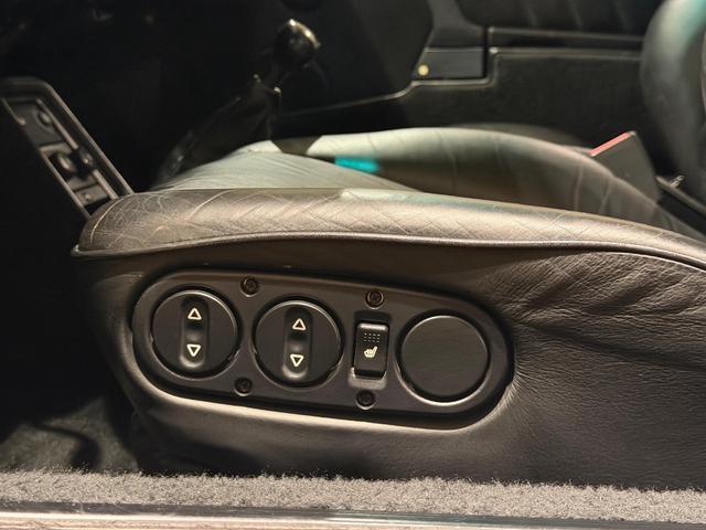 ９１１ ９３０ターボ　８８年式／　空冷３．３Ｌターボ　／　４速ＭＴ　／ヨーロッパ新車並行／　ターボウィング　／　フックス１６インチアロイＡＷ　／ブラックレザーインテリア　／　詳細整備記録（24枚目）