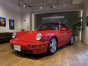 シンプルで力強いフォルムは、911ならではの引き締まった佇まいです。