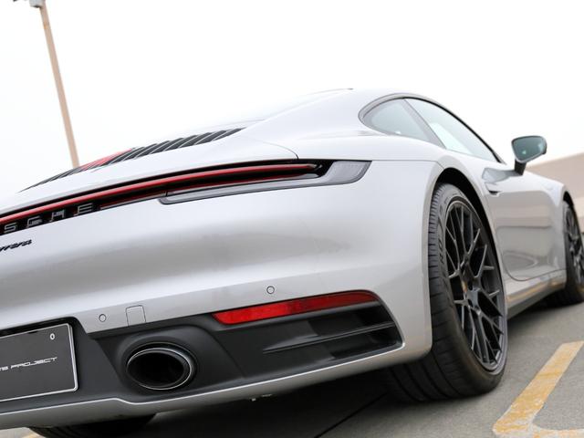 ９１１ ９１１カレラ　スポーツクロノＰＫＧ／スポーツエグゾーストシステム／ＧＴスポーツステアリング（レザー仕上げ）／ポルシェクレストエンボスヘッドレスト／アルカンターラルーフ／２０・２１インチＲＳスパイダーデザインホイール（31枚目）