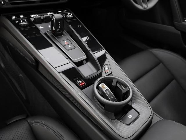 ９１１ ９１１カレラ　スポーツクロノＰＫＧ／スポーツエグゾーストシステム／ＧＴスポーツステアリング（レザー仕上げ）／ポルシェクレストエンボスヘッドレスト／アルカンターラルーフ／２０・２１インチＲＳスパイダーデザインホイール（52枚目）