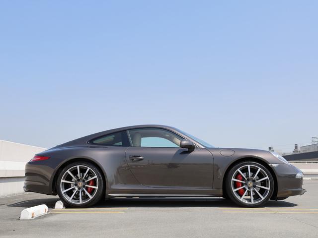 ９１１ ９１１カレラ４Ｓ　スポーツクロノＰＫＧ／スポーツデザインステアリング／パワステプラス／１４Ｗａｙスポーツシート（運転席メモリー付）／クルーズコントロール／電動ドアミラー／ルクソールベージュクロノメーター＆メーターパネル（9枚目）