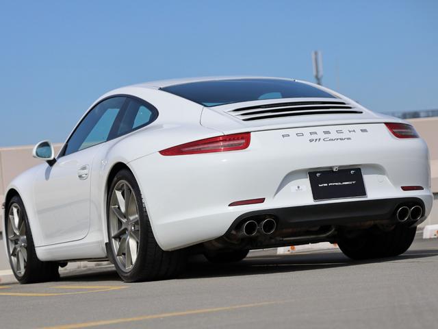 ９１１ ９１１カレラ　スポーツクロノＰＫＧ／スポーツエグゾースト／スポーツデザインステアリング／パワステプラス／ＰＤＬＳ／ＰＡＳＭ／電動ドアミラー／シートヒーター／２０インチカレラＳホイールプラチナ塗装（シルクグロス）（23枚目）