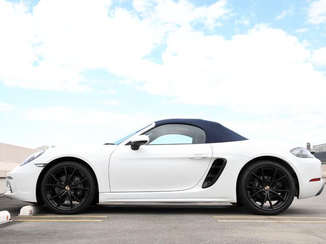 718ボクスター 718ボクスター スポーツクロノPKG/スポーツエグゾースト/電動ドアミラー/パークアシスト(リバーシングカメラ付き)/20インチカレラSホイール/オートエアコン/シートヒーター/ヒーテッドステアリング/パワステプラス(6枚目)