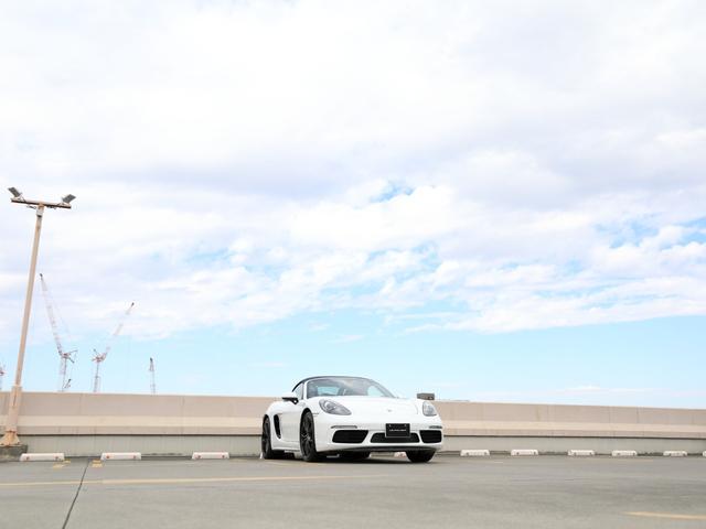 718ボクスター 718ボクスター スポーツクロノPKG/スポーツエグゾースト/電動ドアミラー/パークアシスト(リバーシングカメラ付き)/20インチカレラSホイール/オートエアコン/シートヒーター/ヒーテッドステアリング/パワステプラス(11枚目)