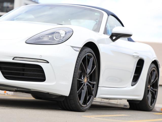 718ボクスター 718ボクスター スポーツクロノPKG/スポーツエグゾースト/電動ドアミラー/パークアシスト(リバーシングカメラ付き)/20インチカレラSホイール/オートエアコン/シートヒーター/ヒーテッドステアリング/パワステプラス(17枚目)