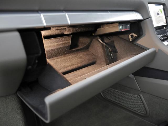 718ボクスター 718ボクスター スポーツクロノPKG/スポーツエグゾースト/電動ドアミラー/パークアシスト(リバーシングカメラ付き)/20インチカレラSホイール/オートエアコン/シートヒーター/ヒーテッドステアリング/パワステプラス(45枚目)