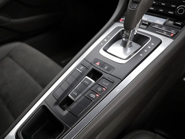 718ボクスター 718ボクスター スポーツクロノPKG/スポーツエグゾースト/電動ドアミラー/パークアシスト(リバーシングカメラ付き)/20インチカレラSホイール/オートエアコン/シートヒーター/ヒーテッドステアリング/パワステプラス(51枚目)