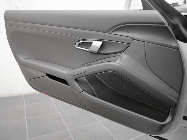 718ボクスター 718ボクスター スポーツクロノPKG/スポーツエグゾースト/電動ドアミラー/パークアシスト(リバーシングカメラ付き)/20インチカレラSホイール/オートエアコン/シートヒーター/ヒーテッドステアリング/パワステプラス(58枚目)