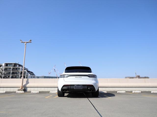 マカン マカンＧＴＳ　パノラマルーフ／ＬＥＤマトリックスヘッドライト／トラフィックジャムアシスト／カーボンインテリアＰＫＧ／ヒーター付きＧＴスポーツステアリング／パワステプラス／Ｆ・Ｒシートヒーター／ＢＯＳＥサウンド（24枚目）