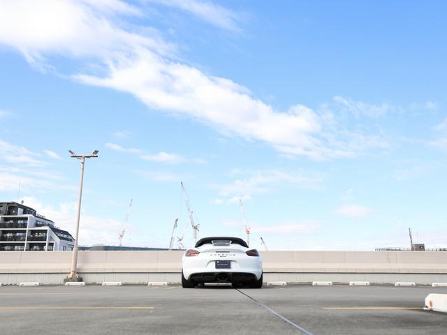 ボクスター ボクスタースパイダー　ディーラー車／スパイダークラシックインテリア／スポーツバケットシート＆シートベルトパッセージペイント仕上げ／シートヒーター／レザーステアリングリム＆ギアレバー／ＰＤＬＳ／ロールオーバー・バーボディ同色（22枚目）