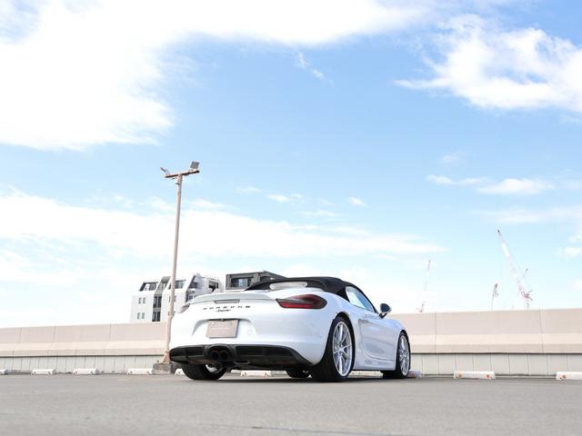 ボクスター ボクスタースパイダー　ディーラー車／スパイダークラシックインテリア／スポーツバケットシート＆シートベルトパッセージペイント仕上げ／シートヒーター／レザーステアリングリム＆ギアレバー／ＰＤＬＳ／ロールオーバー・バーボディ同色（25枚目）