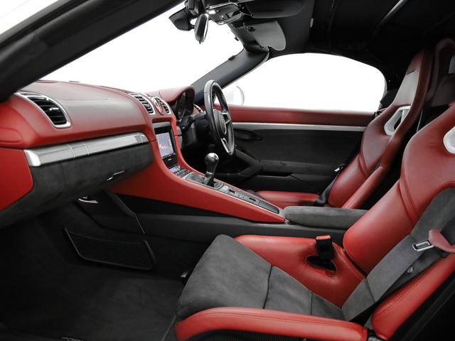 ボクスター ボクスタースパイダー　ディーラー車／スパイダークラシックインテリア／スポーツバケットシート＆シートベルトパッセージペイント仕上げ／シートヒーター／レザーステアリングリム＆ギアレバー／ＰＤＬＳ／ロールオーバー・バーボディ同色（47枚目）