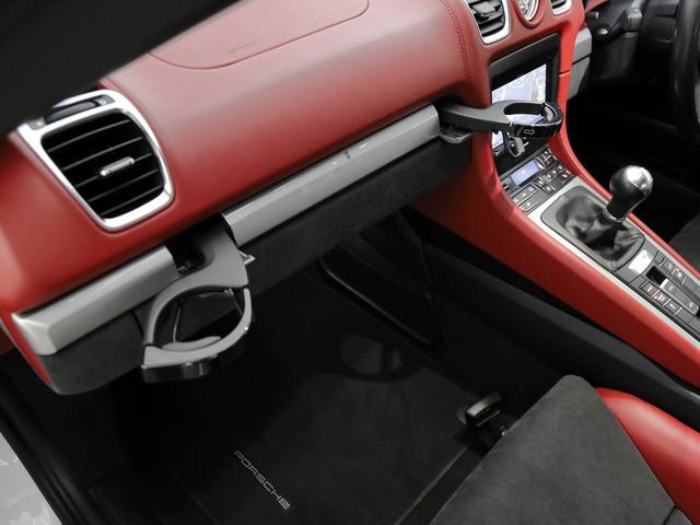 ボクスター ボクスタースパイダー　ディーラー車／スパイダークラシックインテリア／スポーツバケットシート＆シートベルトパッセージペイント仕上げ／シートヒーター／レザーステアリングリム＆ギアレバー／ＰＤＬＳ／ロールオーバー・バーボディ同色（48枚目）