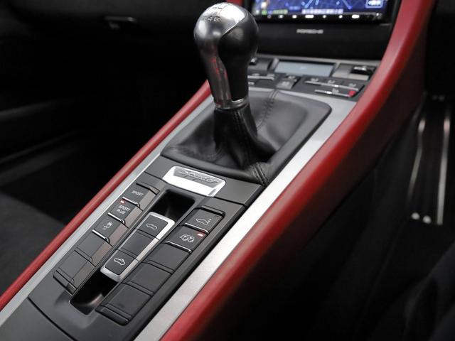 ボクスター ボクスタースパイダー　ディーラー車／スパイダークラシックインテリア／スポーツバケットシート＆シートベルトパッセージペイント仕上げ／シートヒーター／レザーステアリングリム＆ギアレバー／ＰＤＬＳ／ロールオーバー・バーボディ同色（56枚目）