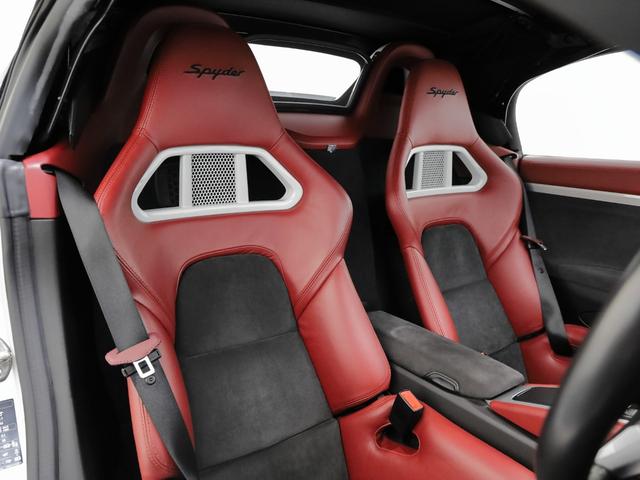 ボクスター ボクスタースパイダー　ディーラー車／スパイダークラシックインテリア／スポーツバケットシート＆シートベルトパッセージペイント仕上げ／シートヒーター／レザーステアリングリム＆ギアレバー／ＰＤＬＳ／ロールオーバー・バーボディ同色（57枚目）