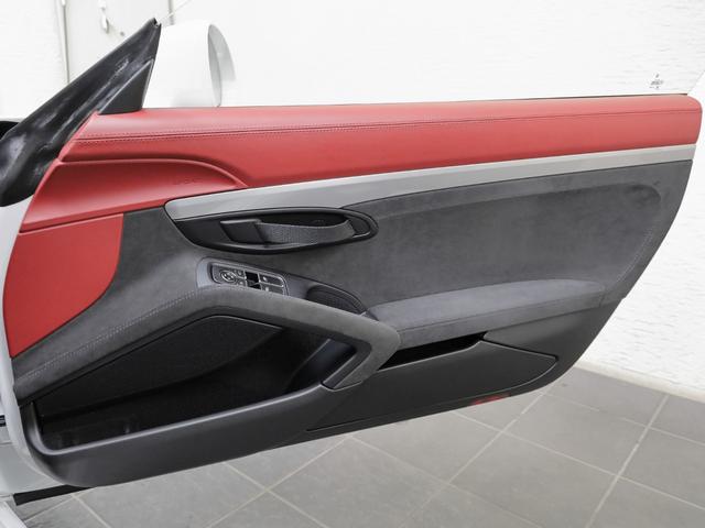 ボクスター ボクスタースパイダー　ディーラー車／スパイダークラシックインテリア／スポーツバケットシート＆シートベルトパッセージペイント仕上げ／シートヒーター／レザーステアリングリム＆ギアレバー／ＰＤＬＳ／ロールオーバー・バーボディ同色（62枚目）