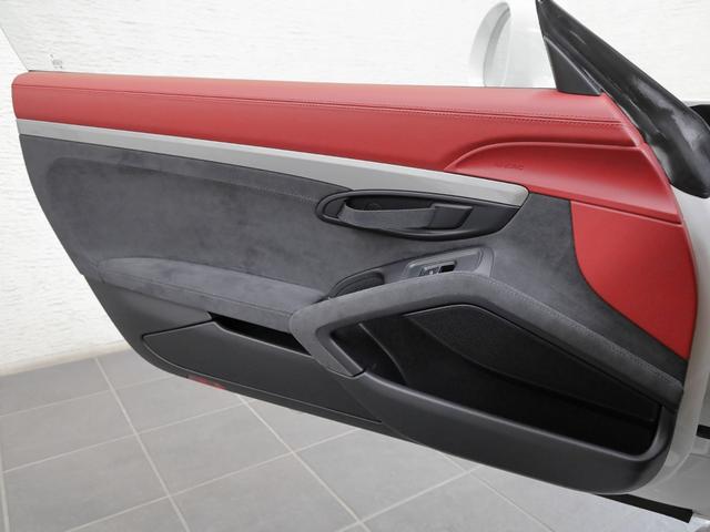 ボクスター ボクスタースパイダー　ディーラー車／スパイダークラシックインテリア／スポーツバケットシート＆シートベルトパッセージペイント仕上げ／シートヒーター／レザーステアリングリム＆ギアレバー／ＰＤＬＳ／ロールオーバー・バーボディ同色（63枚目）