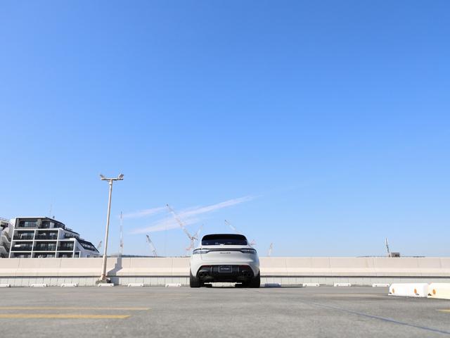 希望ナンバーもお任せください！抽選番号、一般番号、一桁から四桁．．．事前にご相談いただければ対応致します！もちろんご要望があれば字光式も承っております！