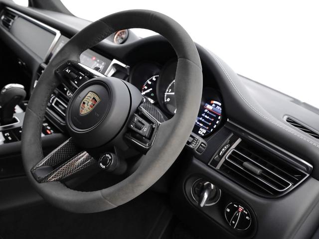 インテリアのリペア、張替えなども承っております！オリジナルから社外品まで数々のご提案と実績を揃えております！どうにかしたい内装の困り事、一度相談してみてください！