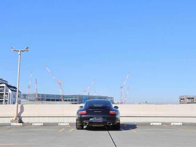 911 911カレラ メタリックカラー「バサルトブラックM」/サンドベージュインテリア/PDK/スポーツクロノPKG/シートヒーター/アルカンターラルーフ/PSM/18インチカレラIVホイール/レッドブレーキキャリパー(23枚目)