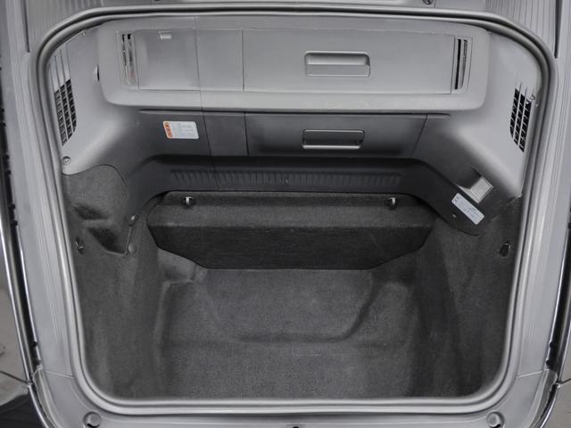 911 911カレラ メタリックカラー「バサルトブラックM」/サンドベージュインテリア/PDK/スポーツクロノPKG/シートヒーター/アルカンターラルーフ/PSM/18インチカレラIVホイール/レッドブレーキキャリパー(56枚目)